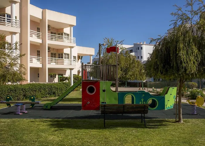 B33 - Do Vau Apartment *